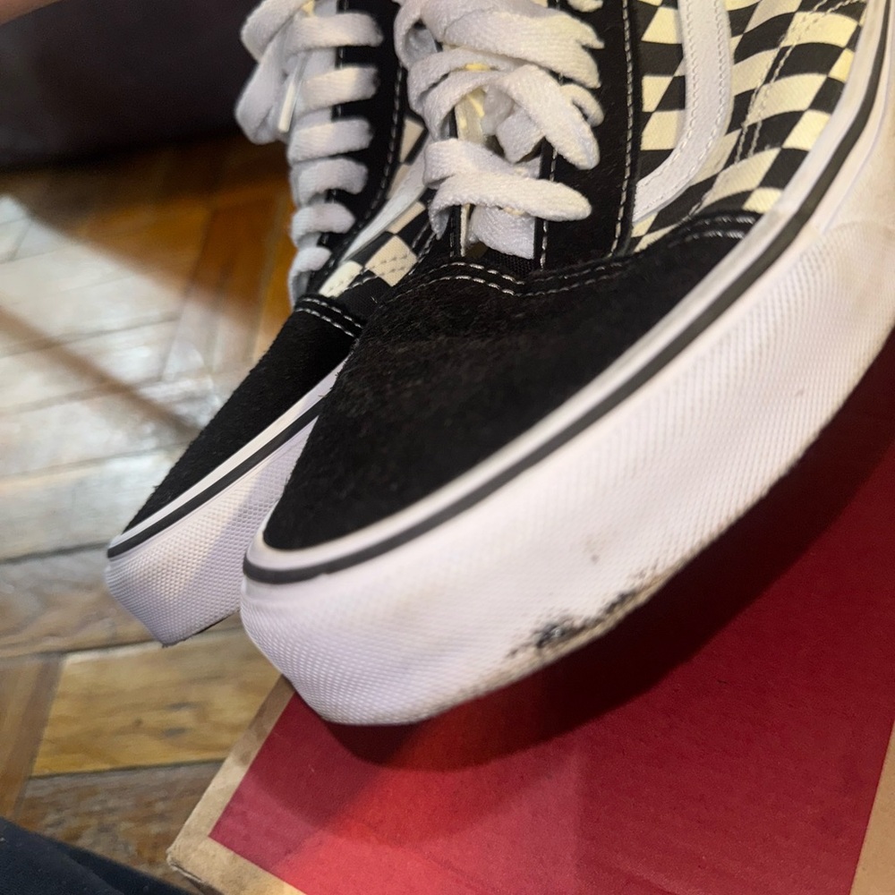 Vans - Picture 3 of 6